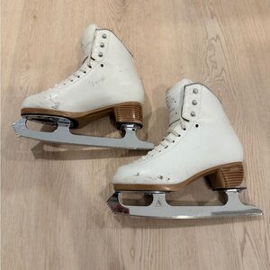 JACKSON Elle Size 3.5 Girls White Figure Skates - Ice Skating